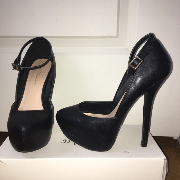 heels - Picture 3 of 4